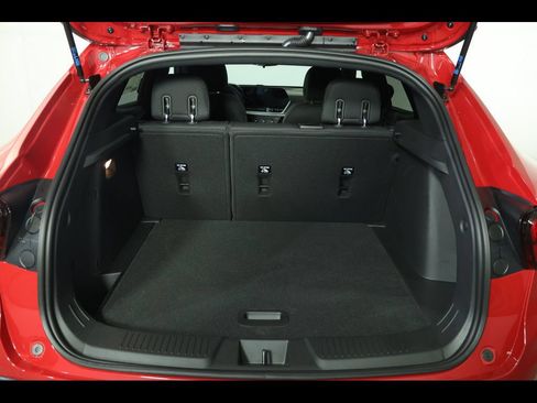 New 2026 Chevrolet Trax RS w/ Sunroof Package FWD image 12