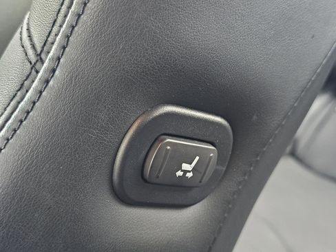 Used 2015 INFINITI Q60 AWD Coupe image 40