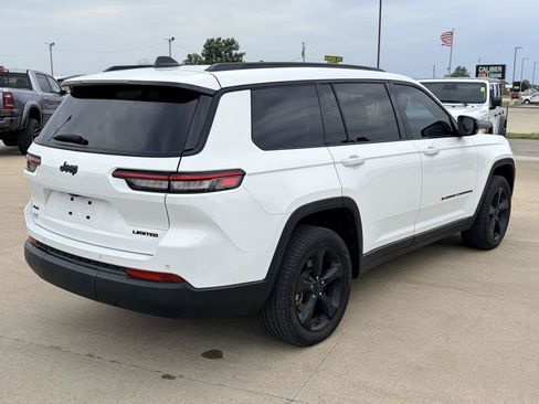 Used 2024 Jeep Grand Cherokee L Limited w/ Black Appearance Package AWD/4WD image 43