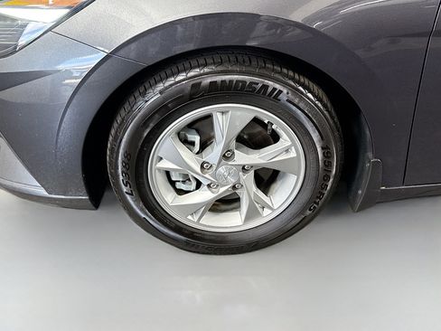 Used 2022 Hyundai Elantra SE FWD image 37