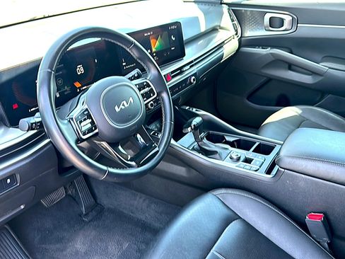 Used 2024 Kia Sorento S image 12