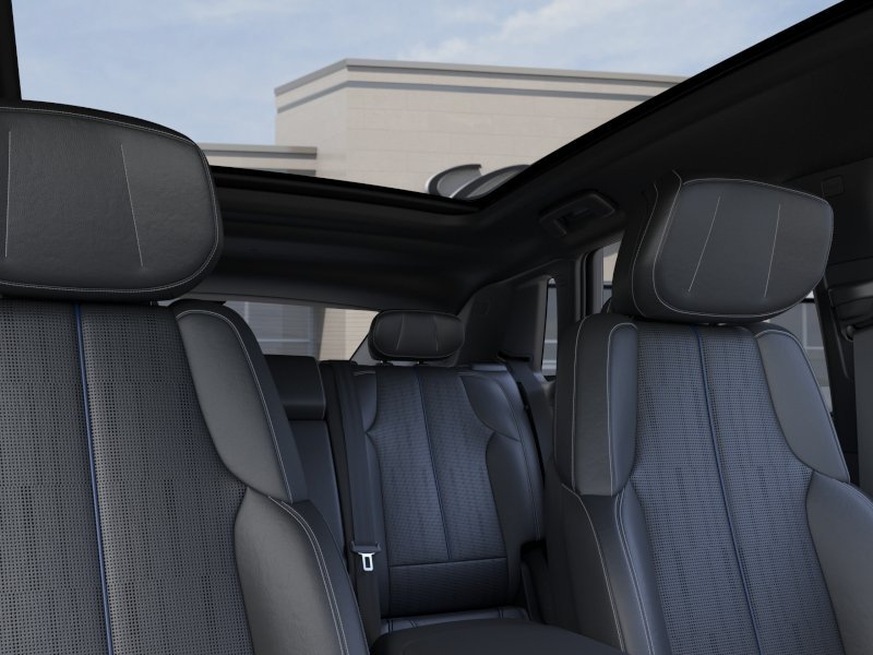 New 2027 Cadillac Lyriq Luxury AWD/4WD image 24