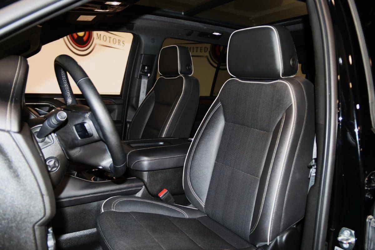 Used 2023 Chevrolet Tahoe Premier AWD/4WD image 38