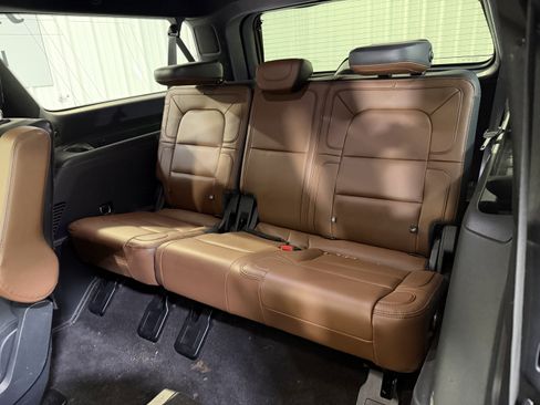Used 2023 Lincoln Navigator L Reserve image 13