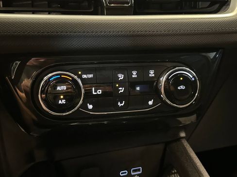 Used 2024 Chevrolet TrailBlazer LT w/ Convenience Package FWD image 15