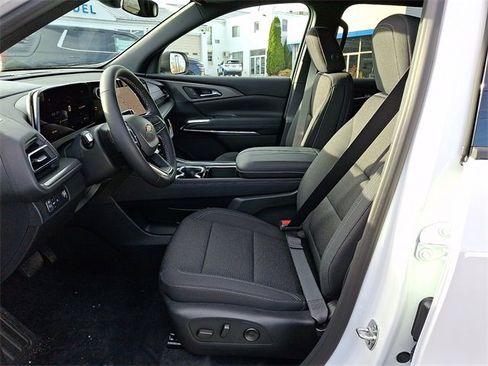 New 2026 Chevrolet Traverse LT w/ LPO, Floor Liner Package image 9