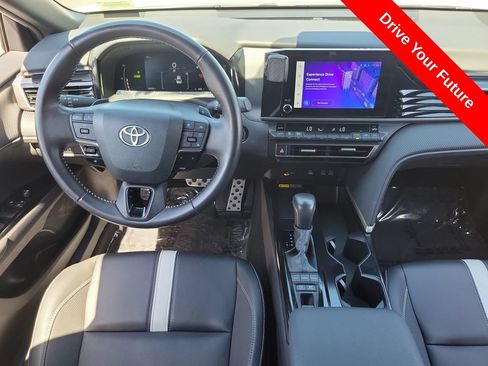 Used 2025 Toyota Camry SE FWD image 4