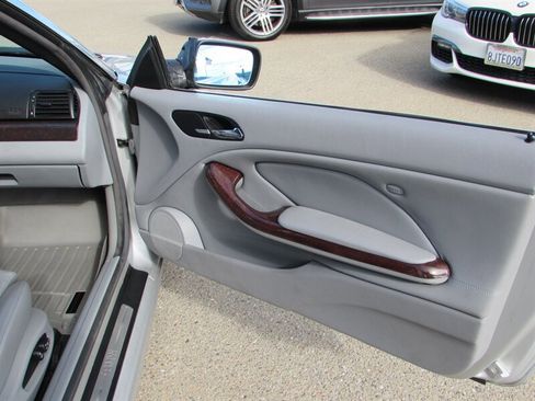 Used 2001 BMW 325Ci Convertible image 18