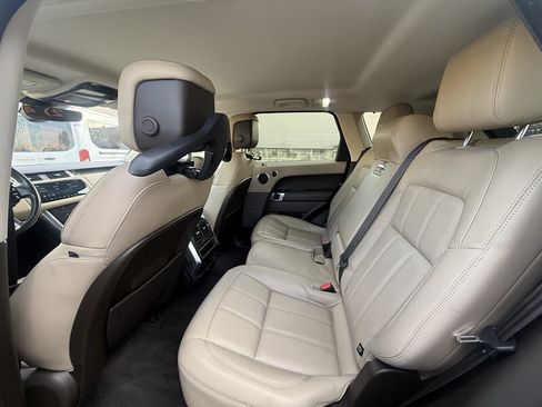 Used 2019 Land Rover Range Rover Sport SE AWD/4WD image 28