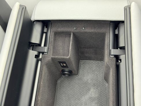 Used 2020 BMW M8 Convertible w/ M Driver's Package image 36