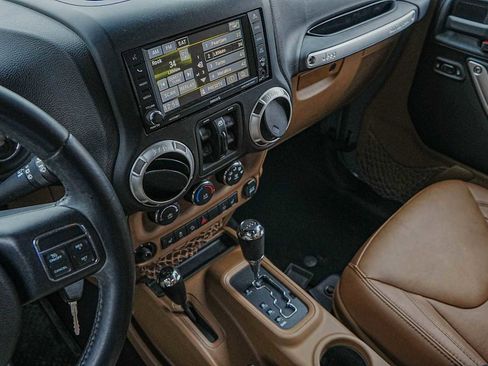 Used 2015 Jeep Wrangler Unlimited Sahara w/ Trailer Tow Group image 17