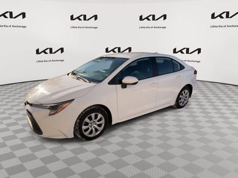 Used 2024 Toyota Corolla LE image 4