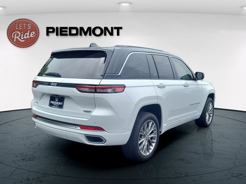 Used 2025 Jeep Grand Cherokee Summit AWD/4WD image 5