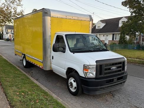 Used 2024 Ford E-350 and Econoline 350 Super Duty w/ Driver's Safety Package image 4