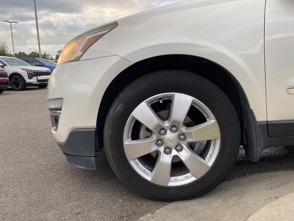 Used 2015 Chevrolet Traverse LTZ AWD/4WD image 32