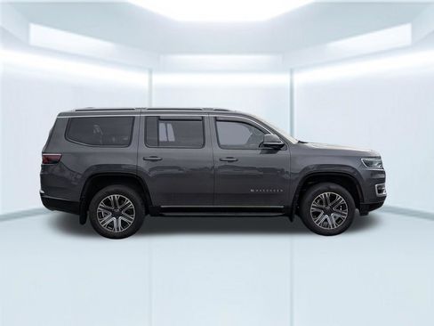 Used 2022 Jeep Wagoneer Series III AWD/4WD image 8