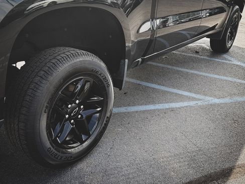 Used 2019 Chevrolet Silverado 1500 LT Trail Boss AWD/4WD image 28