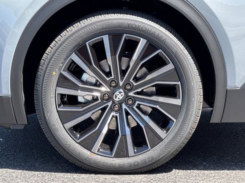 New 2026 Toyota C-HR AWD/4WD image 33