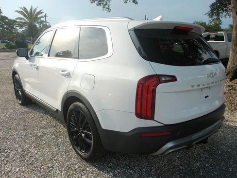 Used 2022 Kia Telluride SX w/ Towing Package FWD image 8