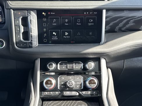 Used 2024 GMC Yukon XL Denali w/ Advanced Technology Package AWD/4WD image 22