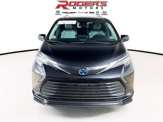 Certified 2025 Toyota Sienna XLE video 2