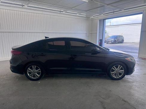 Used 2018 Hyundai Elantra SEL w/ Cargo Package FWD image 4
