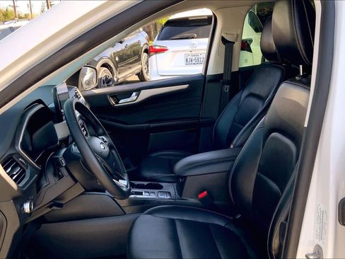 Used 2022 Ford Escape SEL w/ Technology Package image 8