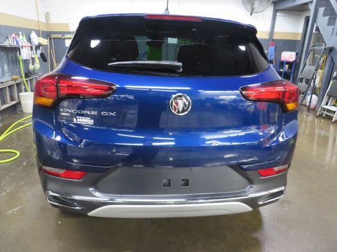 Used 2023 Buick Encore GX Essence w/ Experience Buick Package image 5