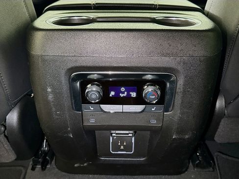 Certified 2025 Chevrolet Suburban Premier AWD/4WD image 24