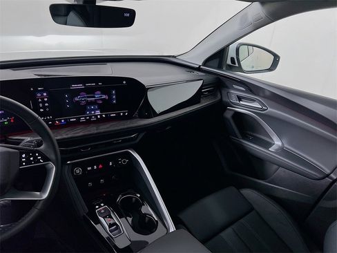 New 2025 Audi Q5 2.0T Premium Plus image 24