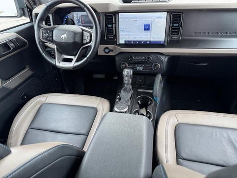 Used 2023 Ford Bronco Wildtrak image 15