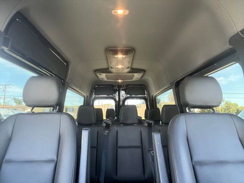Used 2025 Mercedes-Benz Sprinter 2500 image 15