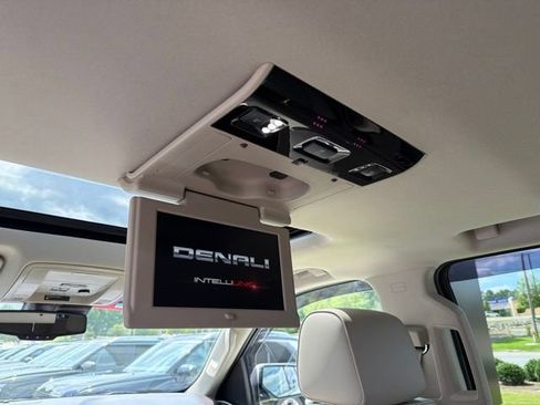 Used 2017 GMC Yukon Denali w/ Open Road Package RWD image 29