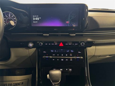 Certified 2024 Kia Carnival EX image 22