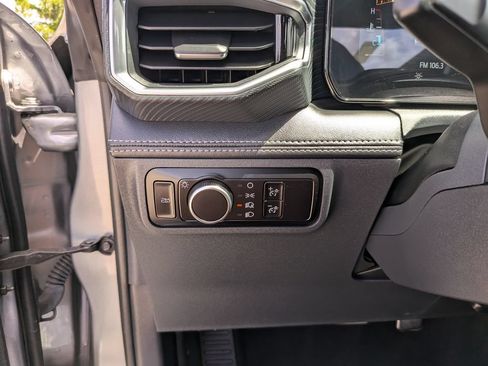 Used 2025 Ford Mustang Premium RWD image 27