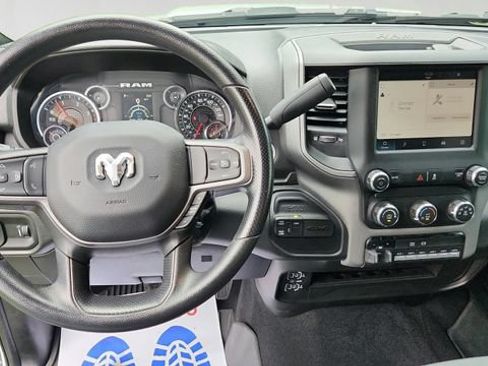 Used 2024 RAM 2500 Tradesman w/ Chrome Appearance Group AWD/4WD image 12