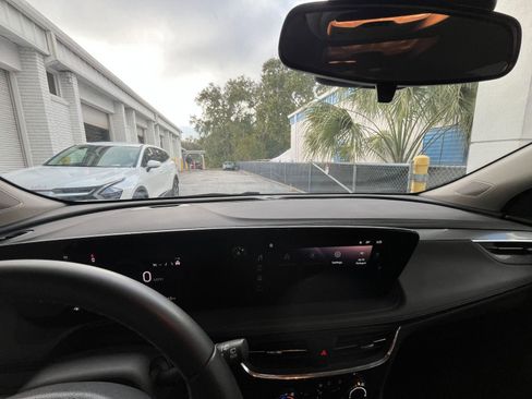 Used 2025 Buick Encore GX Preferred image 33