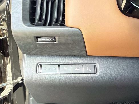 New 2026 Nissan Pathfinder Platinum FWD image 34