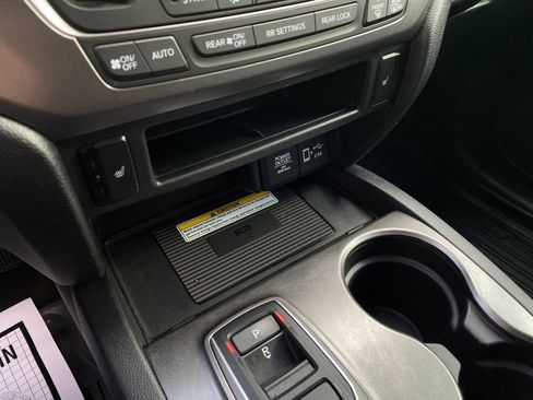 Used 2022 Honda Pilot Special Edition image 16