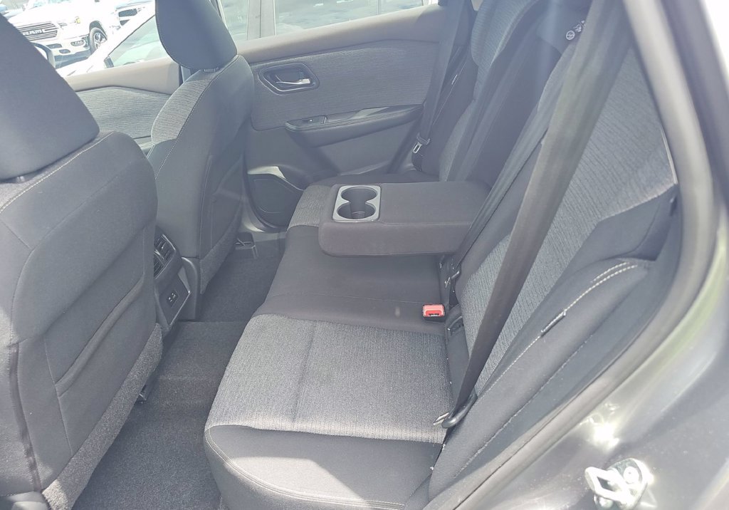 Used 2021 Nissan Rogue SV FWD image 8