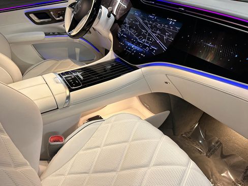 New 2025 Mercedes-Benz Maybach EQS 680 4MATIC image 28