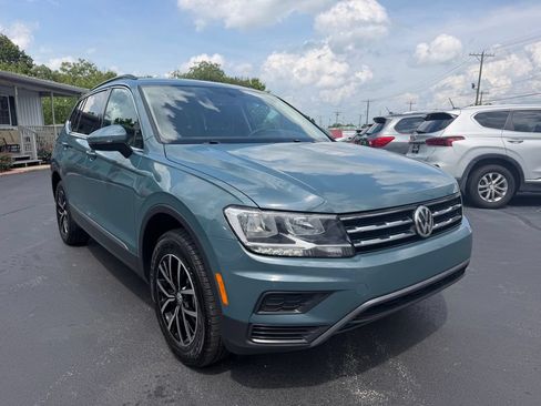 Used 2021 Volkswagen Tiguan SE FWD image 3
