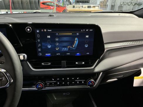 New 2026 Chevrolet Equinox LT w/ Convenience Package II image 29