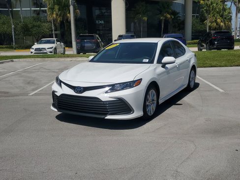Used 2024 Toyota Camry LE FWD image 7