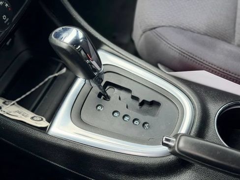 Used 2013 Chrysler 200 Touring FWD image 12