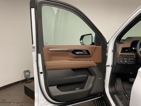 New 2026 Chevrolet Tahoe High Country AWD/4WD image 9