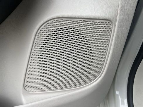 Used 2021 Chrysler Pacifica Touring-L w/ Premium & Safety Sphere Group image 24