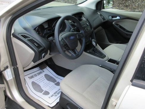 Used 2018 Ford Focus SE FWD image 10