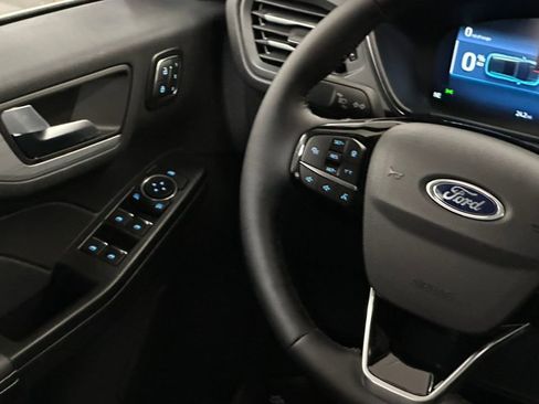 New 2025 Ford Escape SE w/ PHEV Premium Package FWD image 19