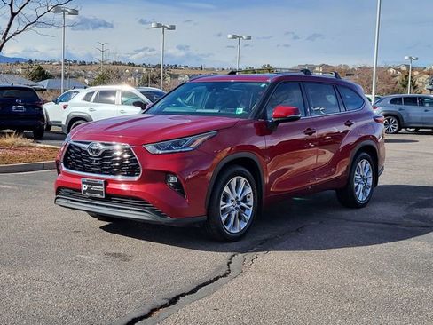 Used 2021 Toyota Highlander Limited image 22